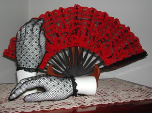 Black nylon gloves w/black red lace fan
