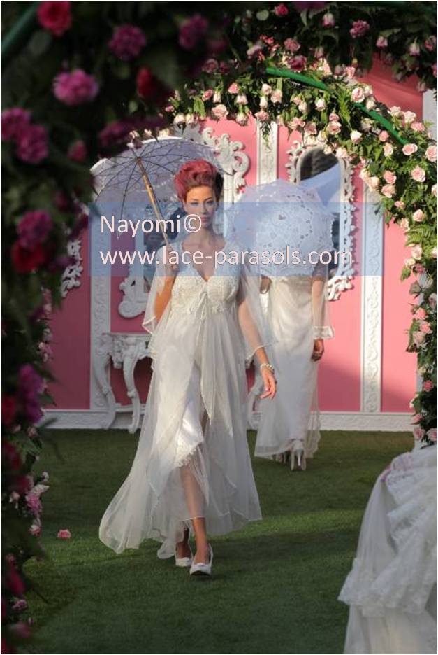 Nayomi Summer Fashion Event Fun with Lace-Parasols, Dubai